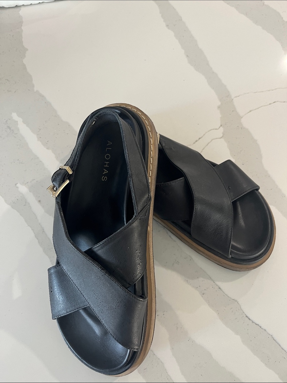 ALOHAS Black Crisscross Leather Sandal